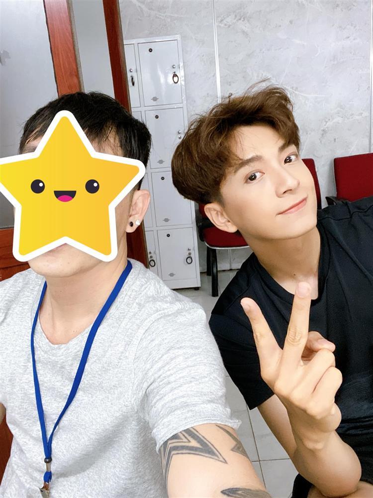 Ngô Kiến Huy đánh mất vẻ nam tính với layout sương mai-1