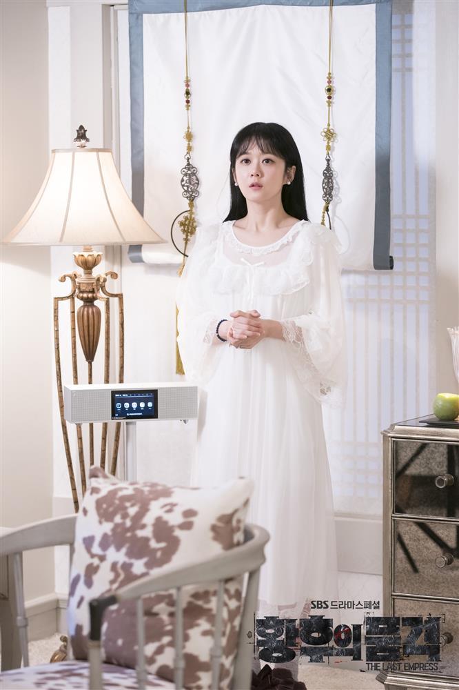 Jang Nara U40: Nhan sắc như ma cà rồng, mặc đẹp từ phim ra đời-5