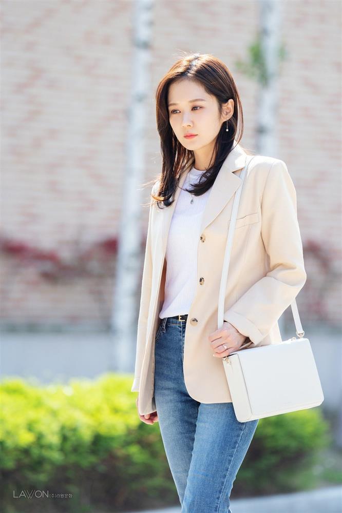 Jang Nara U40: Nhan sắc như ma cà rồng, mặc đẹp từ phim ra đời-7