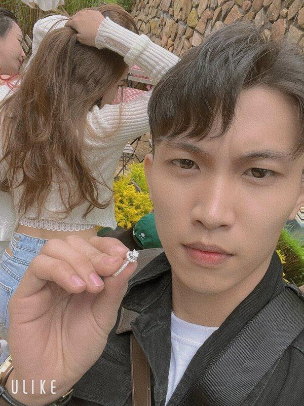 Chàng trai cầu hôn bạn gái hàng chục lần mà nữ chính không hay biết-5