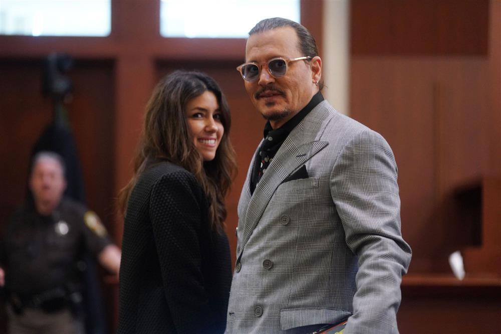 Female lawyer Camille Vasquez clarified the dating rumor Johnny Depp-3