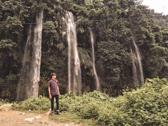 Go to the first area to check-in Rainfall waterfall-1