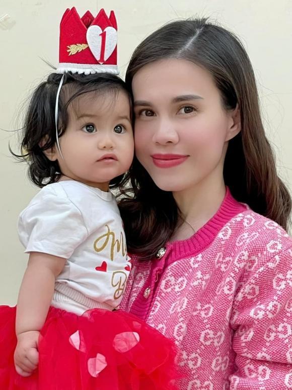 Em gái Thanh Thảo bị quay lén qua cam thường, nhan sắc ghi điểm-5