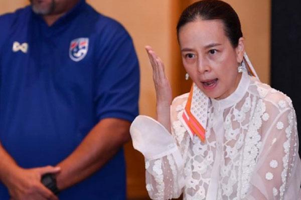Madam Pang gave a shocking speech at the draw of 2 – 2 for Thailand