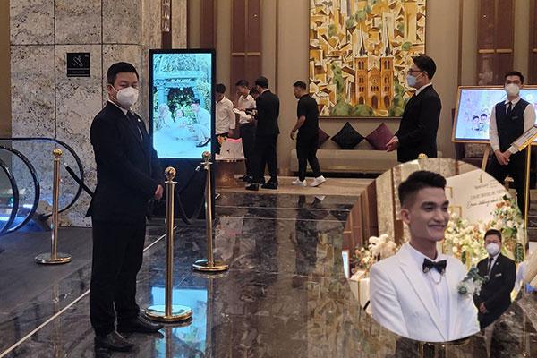 The first picture at Mac Van Khoa’s wedding, strict security