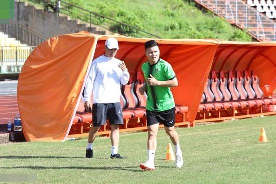 'Vụ Quang Hải đi châu Âu nên sớm chốt, đừng lãng phí thời gian'