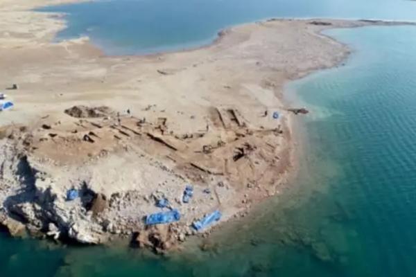 A thousand-year-old city appeared after extreme drought