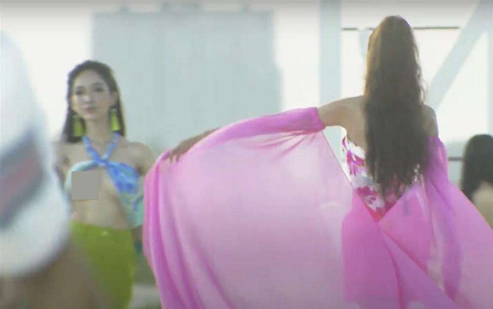 Đỗ Nhật Hà không may lộ ngực tại Hoa hậu Hoàn vũ Việt Nam-1