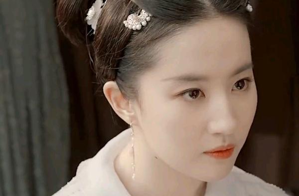 Lưu Diệc Phi đã hồi sinh cả làng phim Hoa ngữ-1