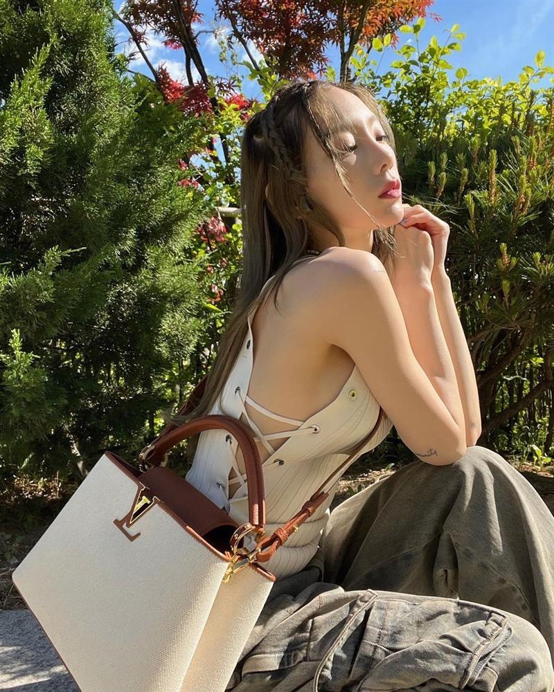 Taeyeon - Jennie đụng hàng: Gừng già hơn chưa chắc đã cay-16