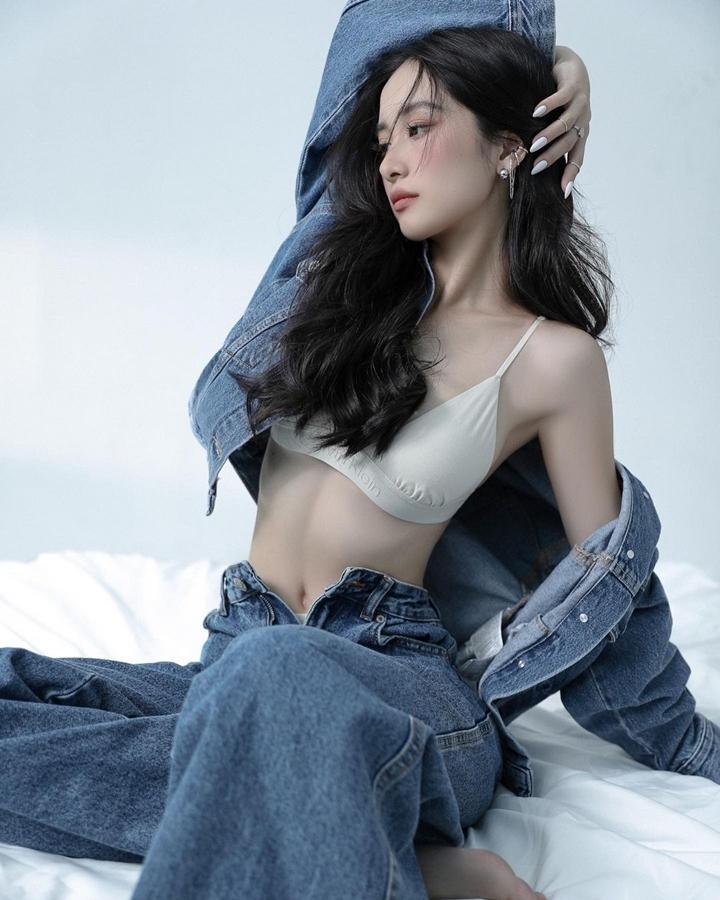 "Việc mình duy trì, sửa đổi, mình muốn làm cho ngoại hình mình xuất sắc hơn để có thể nhận được nhiều vai diễn khác nhau là việc bình thường thôi” - mỹ nhân Hà Thành cho biết