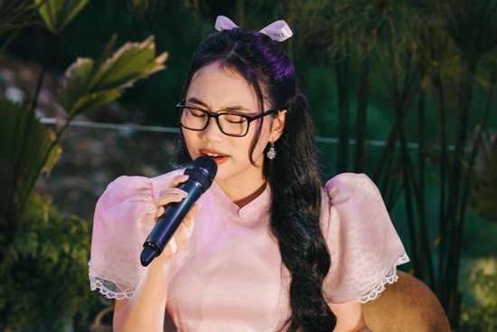 Phương Mỹ Chi hát live như 'nuốt đĩa', ẵm luôn 3 triệu view