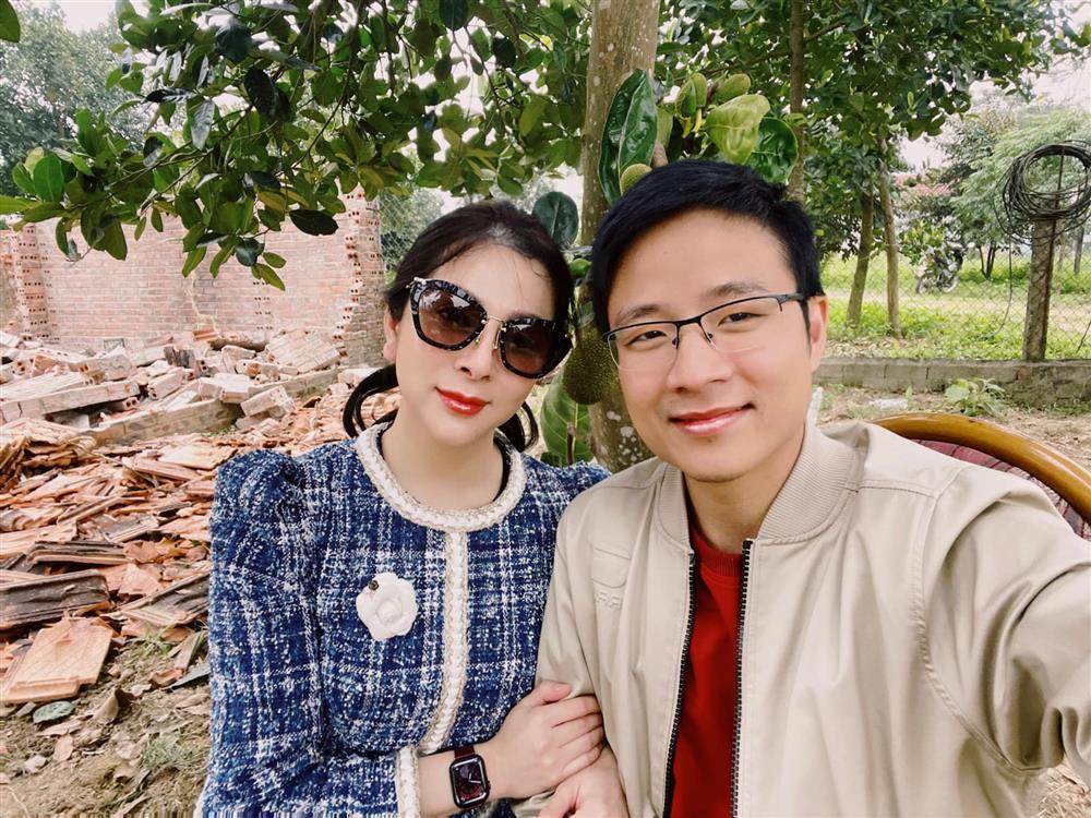 Lộ ảnh Quán quân Olympia năm thứ 6 bên em gái mây mưa-7