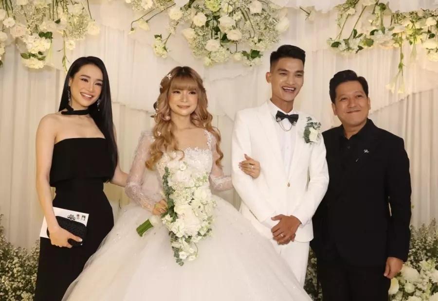 Nguyên dàn celebs mặc đồ đen thùi lùi ở đám cưới Mạc Văn Khoa-6