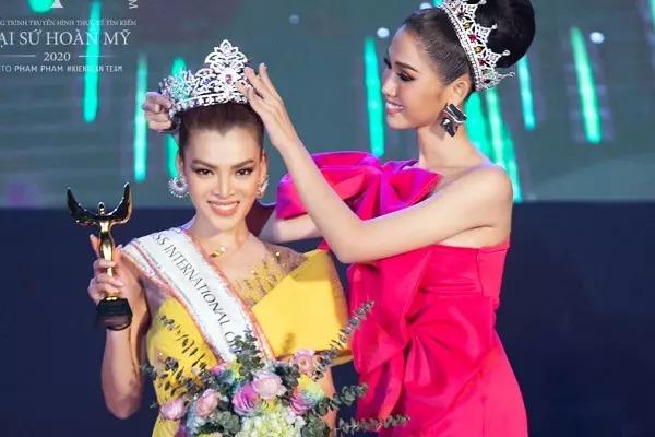 Tran Dai broke her leg near the date of Miss International Queen 2022-5