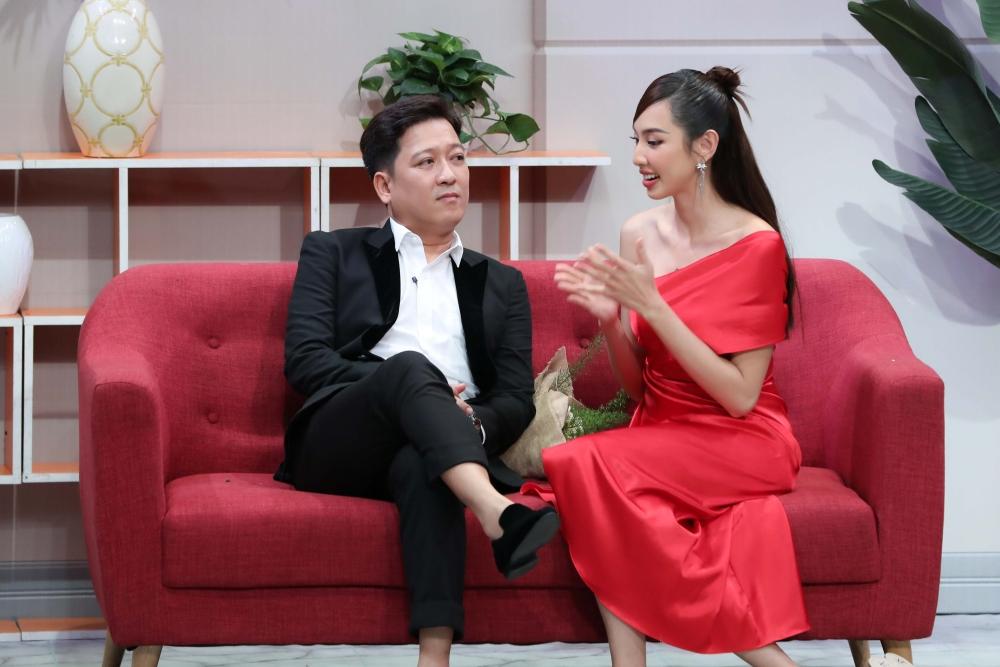 Trường Giang thơm trộm Thùy Tiên khiến dân mạng nổi cáu-3