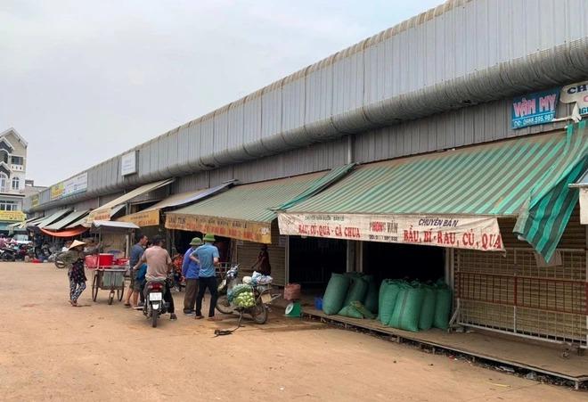 Sleeping soundly, the kiosk owner in Thanh Hoa wholesale market was stabbed to death-1