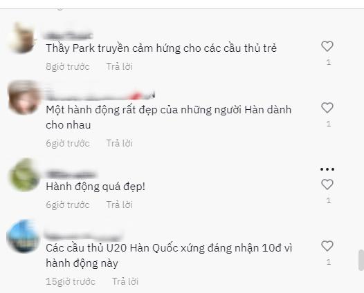 Hình ảnh ĐỘC lộ rõ cách cầu thủ Hàn Quốc ứng xử với HLV Park-4