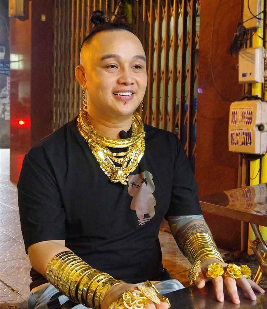 The person who wears 100 gold trees in Saigon: A hobby since childhood, not afraid of robbers-1