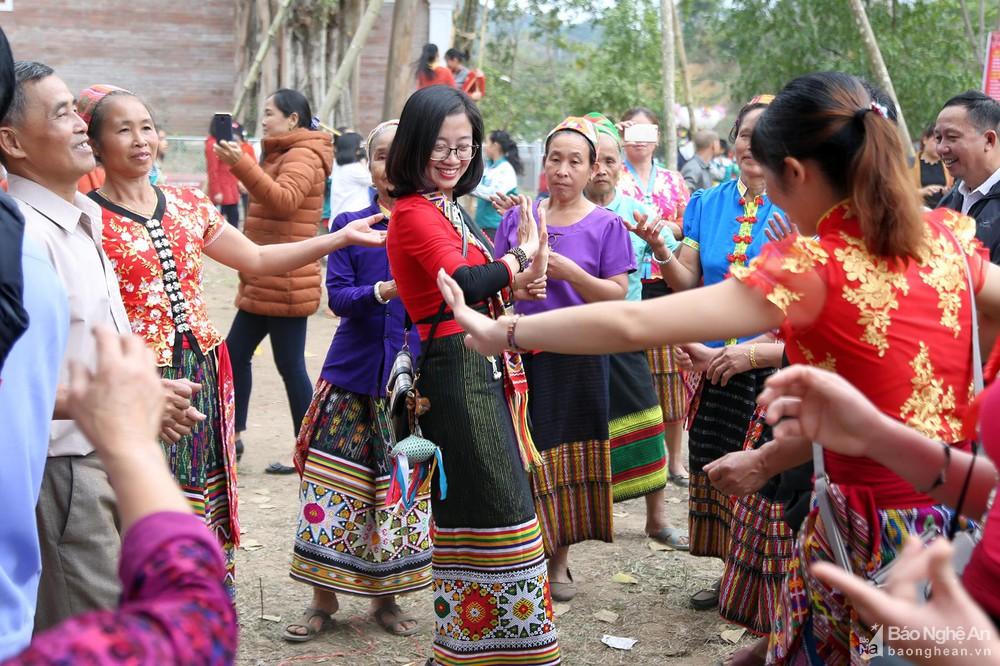 Tục lệ nhà trai đòi lại sính lễ và tiền cưới của người Thái khi ly hôn-3