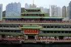 Nhà hàng nổi 40 năm tuổi, biểu tượng phim Hong Kong đã 'sập tiệm'