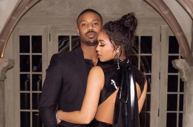 Ngày 5/6, Us Weekly đưa tin tài tử Michael B. Jordan và người mẫu Lori Harvey đã chia tay nhau sau gần 2 năm hẹn hò. Nguyên nhân không được tiết lộ. Dân mạng phát hiện con gái MC Miss Universe đã xóa mọi hình ảnh, thông tin liên quan đến sao Black Panther. Lần cuối Jordan đăng ảnh cùng bạn gái là cuối tháng 3. Ảnh: Urbanislandz.