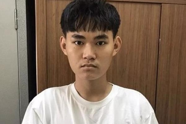 Clip: Bị giật túi xách, cô gái tung đòn xử đẹp cả 2 tên cướp-1