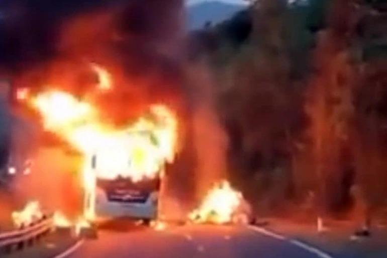 Passenger car caught fire while carrying more than 40 people down the pass-1