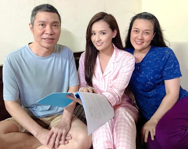 People's Artist Cong Ly reappears, playing the role of a sick father-2