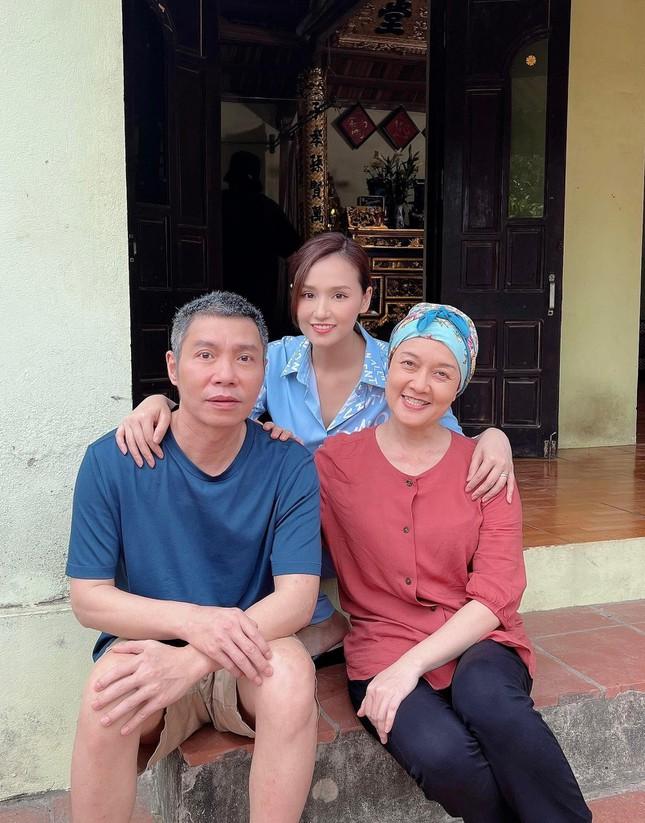 People's Artist Cong Ly reappears, playing the role of a sick father-4