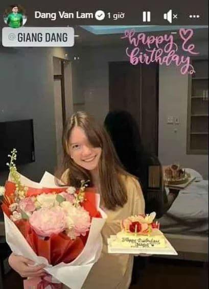 Em gái lai Tây của Đặng Văn Lâm cực xinh, 15 tuổi cao gần 1m8-7