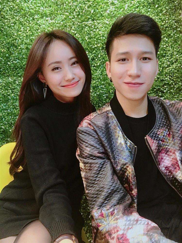 Nữ MC của VTV có chồng, sắp sinh vẫn công khai hẹn hò trai lạ-9