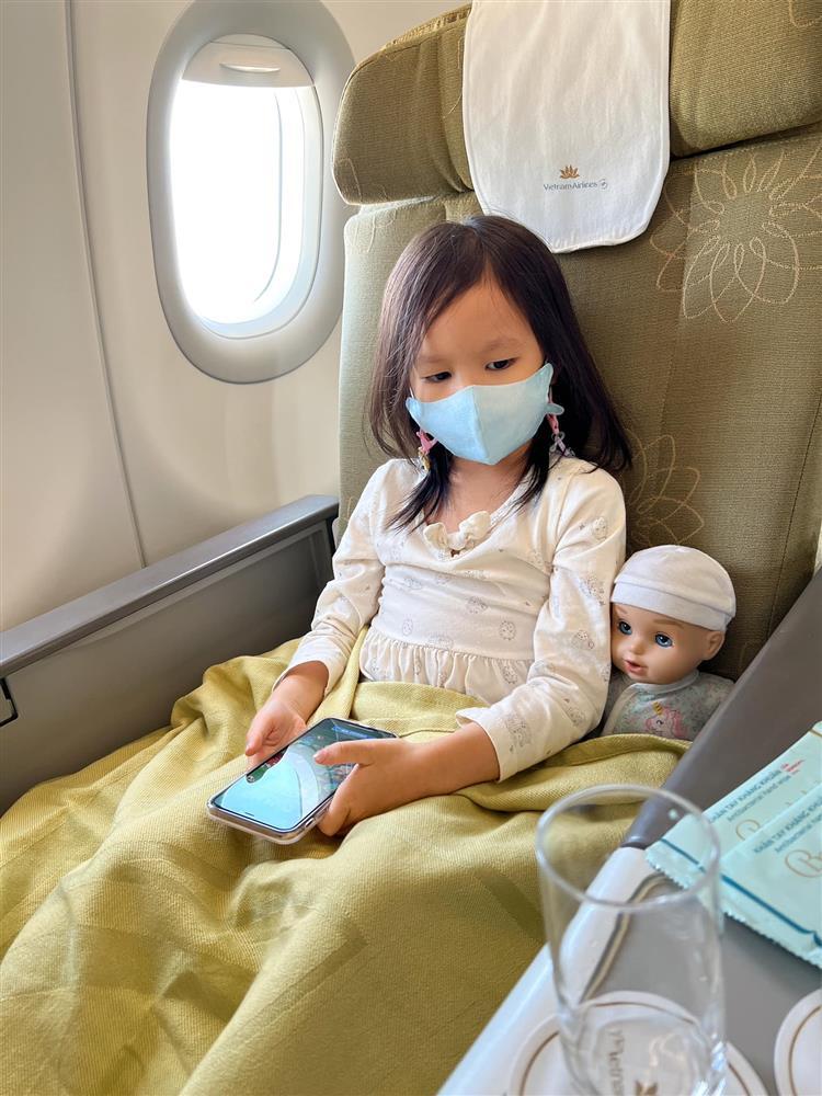 Sao Việt hôm nay 7/6: Hồ Ngọc Hà họp nội bộ gia đình với Leon-11