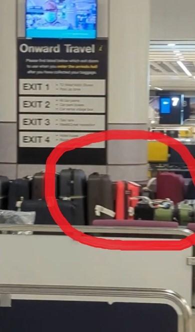Traveling lost 7 suitcases, the girl was shocked to see them 2,000 km-2 . away