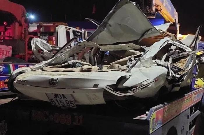 Vụ xe tải lật đè chết 3 người: Khởi tố, bắt giam tài xế-1