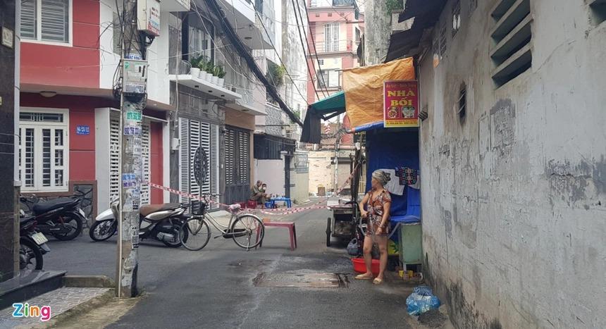 Hàng xóm nói gì về nam thanh niên sát hại cha vì không cho tiền tiêu?-1