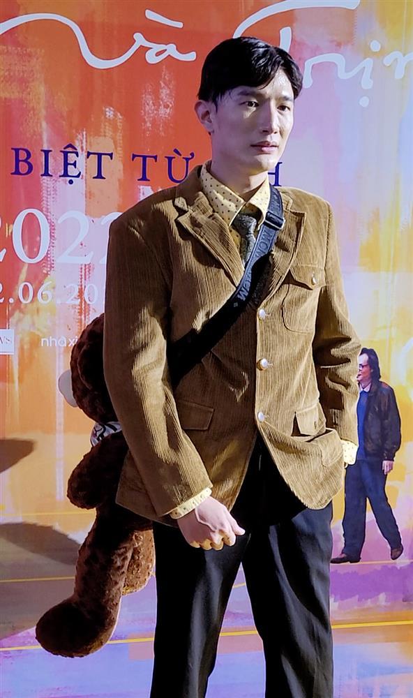 Nhã Phương thanh lịch, Dược sĩ Tiến mang thú bông đi xem phim Trịnh-3