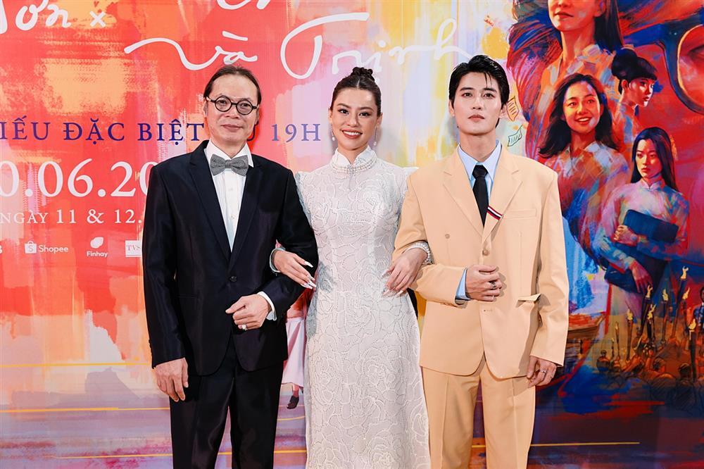 Nhã Phương thanh lịch, Dược sĩ Tiến mang thú bông đi xem phim Trịnh-8