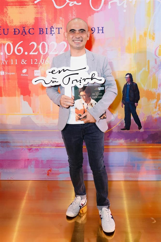 Nhã Phương thanh lịch, Dược sĩ Tiến mang thú bông đi xem phim Trịnh-14