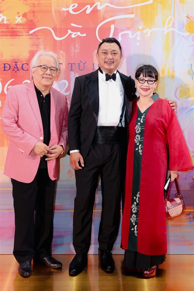 Nhã Phương thanh lịch, Dược sĩ Tiến mang thú bông đi xem phim Trịnh-13