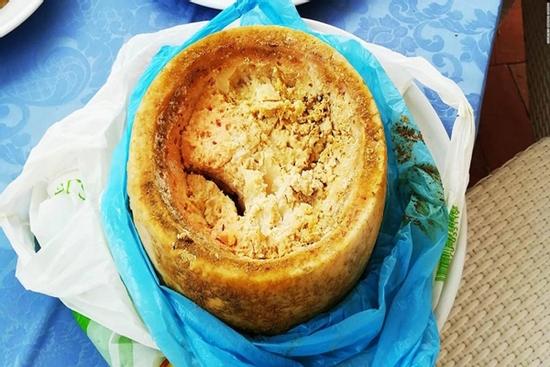 Loại phô mai 'ngập giòi' đáng sợ nhất thế giới