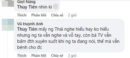 Hoa hậu Tiểu Vy bị chỉ trích vì liên tục bấm điện thoại giữa sự kiện-4