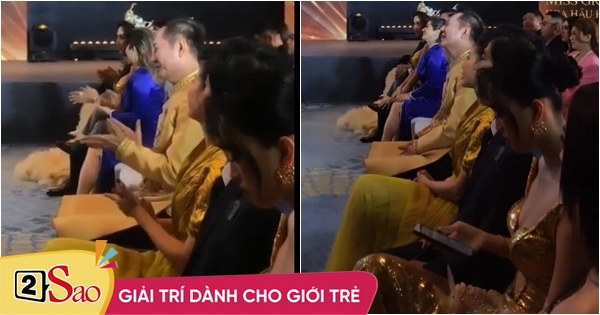 Miss Tieu Vy was criticized for constantly clicking the phone in the middle of the event