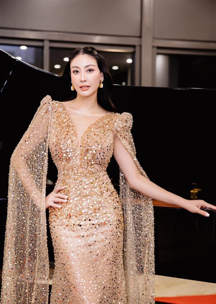 Hà Kiều Anh mặt sưng đơ cứng như vừa phẫu thuật thẩm mỹ-9