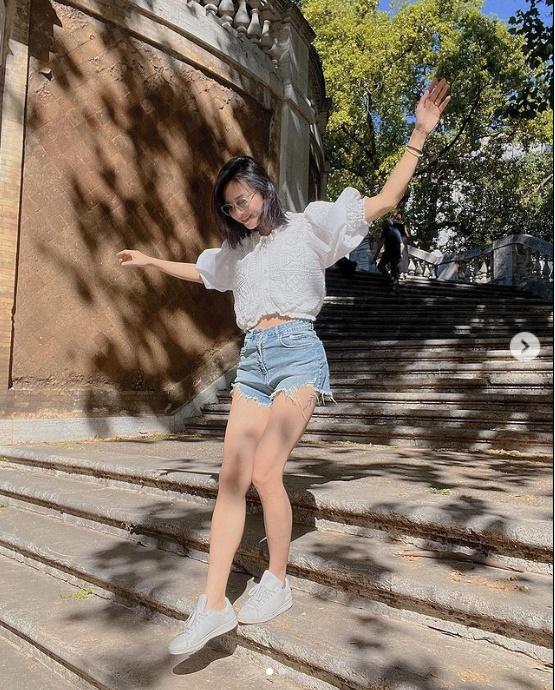 Ngô Thanh Vân khoe cận hình xăm to tướng vùng nhạy cảm-1