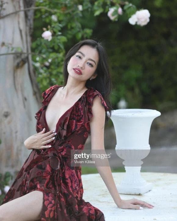 Truc Diem again wore a wrinkled dress to attend the pre-Emmy-8 party