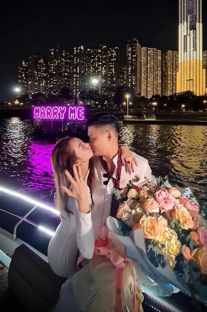 Diễn viên Gọi Giấc Mơ Về 15 năm: Người sao hạng A, người làm phục vụ-8