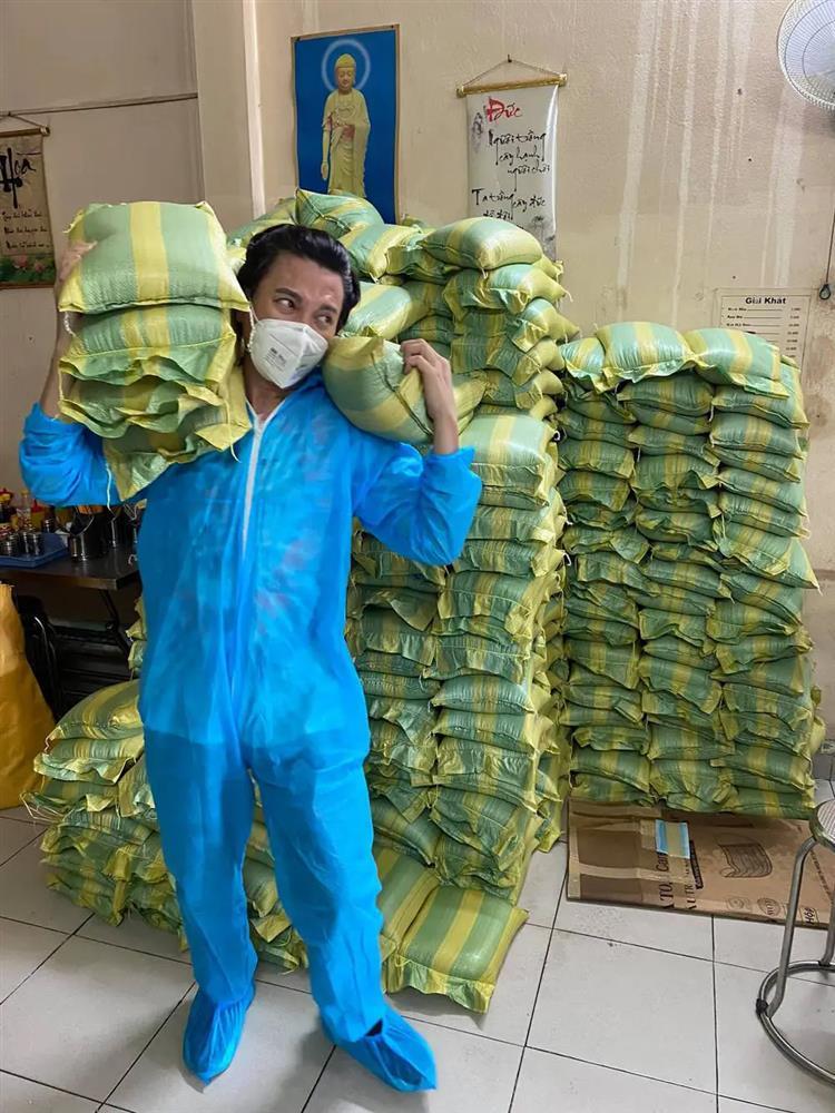 Diễn viên Gọi Giấc Mơ Về 15 năm: Người sao hạng A, người làm phục vụ-21