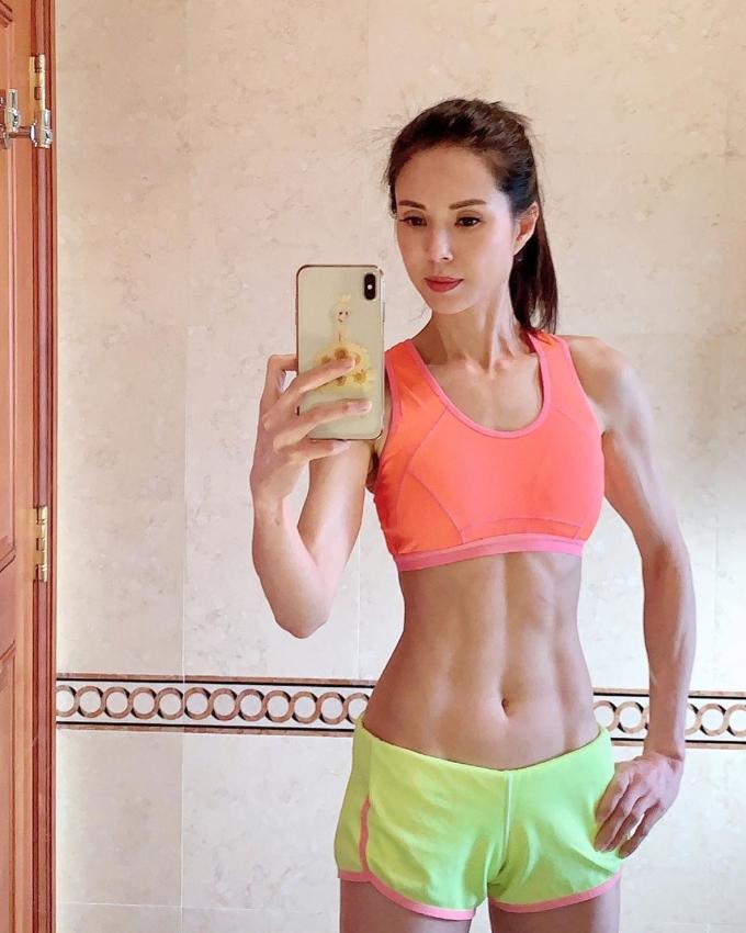 Lý Nhược Đồng không kiêng khem quá hà khắc mà cung cấp đủ dinh dưỡng cho cơ thể với liều lượng chừng mực. Nữ diễn viên thường tự nấu ăn để kiểm soát tốt thực phẩm nạp vào cơ thể.