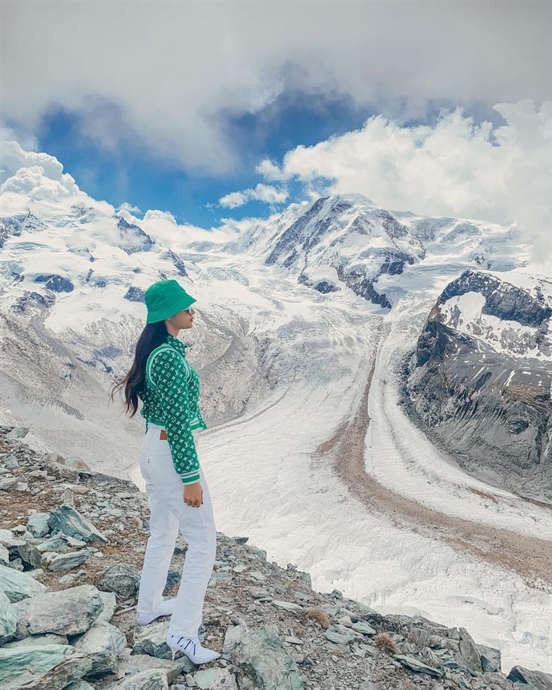 Hương Giang đi giày cao gót leo núi, bình luận của Matt Liu gây sốt-8